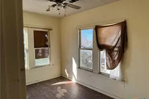 803 N 13th St, Temple, TX 76501 - Photo 14