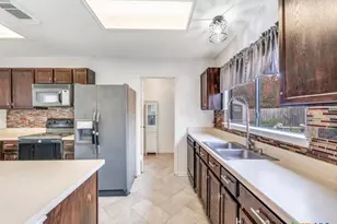 1085 Stone Hollow, New Braunfels, TX 78130 - Photo 12