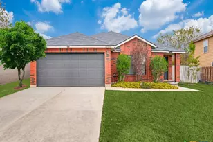 1085 Stone Hollow, New Braunfels, TX 78130 - Photo 2