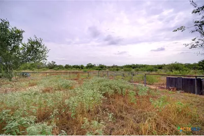 4598 State Highway 173, Devine, TX 78016 - Photo 30