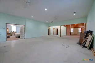 4598 State Hwy 173, Devine, TX 78016 - Photo 12