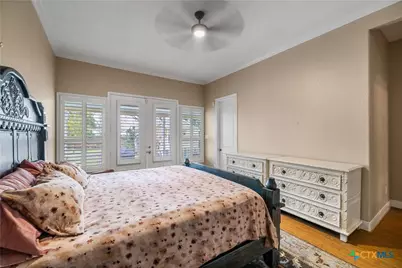 260 N Santa Clara Avenue, New Braunfels, TX 78130 - Photo 14