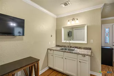 260 N Santa Clara Avenue, New Braunfels, TX 78130 - Photo 30