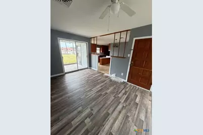 203 Houston Street, Port Lavaca, TX 77979 - Photo 2