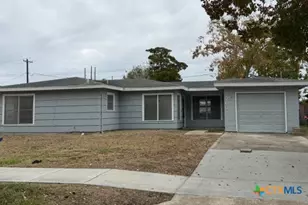203 Houston St, Port Lavaca, TX 77979 - Photo 1
