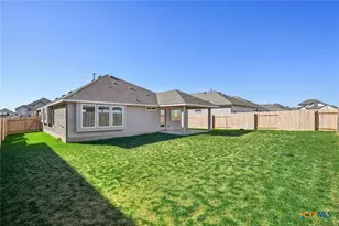 3721 Pin Oak Hls, Seguin, TX 78155 - Photo 18