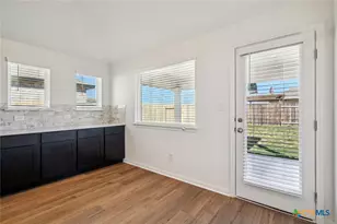 3721 Pin Oak Hls, Seguin, TX 78155 - Photo 8