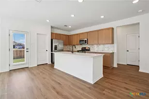 3732 Canby Oak Blf, Seguin, TX 78155 - Photo 10