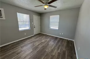 703 E Ave J, Lampasas, TX 76550 - Photo 14