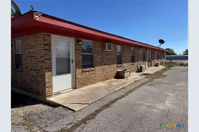 703 E Avenue J, Lampasas, TX 76550 - Photo 42
