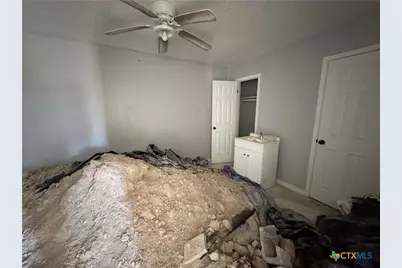 703 E Avenue J, Lampasas, TX 76550 - Photo 46