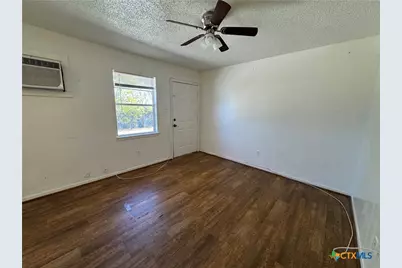 703 E Avenue J, Lampasas, TX 76550 - Photo 24