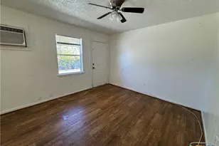 703 E Ave J, Lampasas, TX 76550 - Photo 24