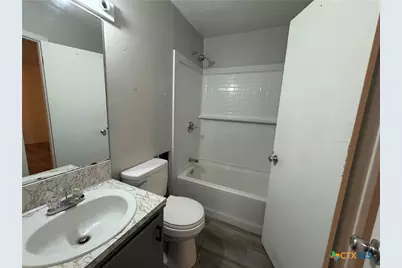 703 E Avenue J, Lampasas, TX 76550 - Photo 32