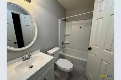 703 E Avenue J, Lampasas, TX 76550 - Photo 12