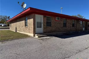 703 E Ave J, Lampasas, TX 76550 - Photo 44