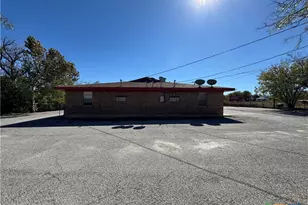 703 E Ave J, Lampasas, TX 76550 - Photo 40