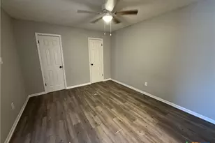 703 E Ave J, Lampasas, TX 76550 - Photo 16