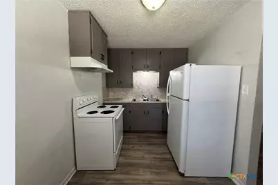 703 E Avenue J, Lampasas, TX 76550 - Photo 30