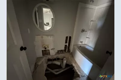 703 E Avenue J, Lampasas, TX 76550 - Photo 48