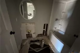 703 E Ave J, Lampasas, TX 76550 - Photo 48