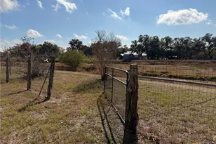 996 Carefree Dr, Victoria, TX 77905 - Photo 6