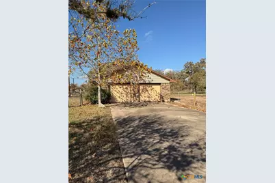 996 Carefree Drive, Victoria, TX 77905 - Photo 2