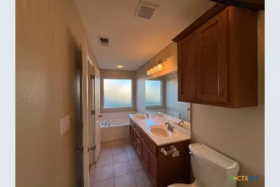 318 Silverado Trail, Victoria, TX 77901 - Photo 8