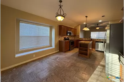 318 Silverado Trail, Victoria, TX 77901 - Photo 4