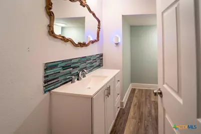 1006 W North Street, Victoria, TX 77901 - Photo 8