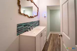 1006 W North St, Victoria, TX 77901 - Photo 8