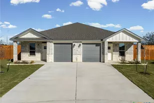111 Logan Ct, Copperas Cove, TX 76522 - Photo 2