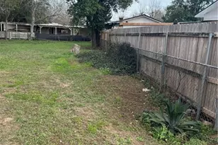 3081 S Stockdale Hwy St, Seguin, TX 78155 - Photo 10