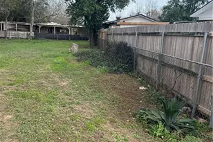 3081 S Stockdale Hwy St, Seguin, TX 78155 - Photo 10