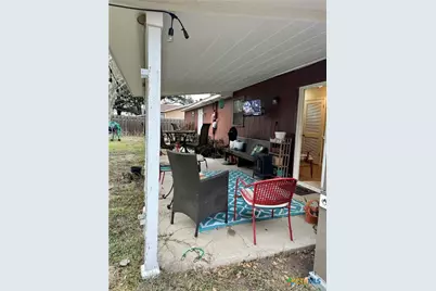 310 Vollentine Street, Yoakum, TX 77995 - Photo 4