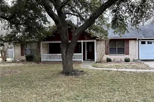310 Vollentine St, Yoakum, TX 77995 - Photo 1