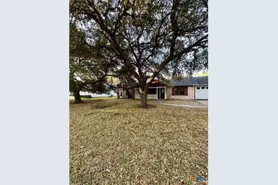 310 Vollentine Street, Yoakum, TX 77995 - Photo 22