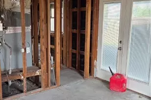 2142 Sail Boat Dr, Port Lavaca, TX 77979 - Photo 10