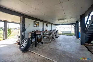 654 Calumet Dr, Palacios, TX 77465 - Photo 2
