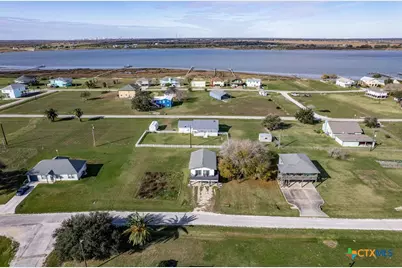 654 Calumet Drive, Palacios, TX 77465 - Photo 6