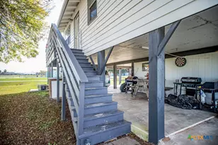 654 Calumet Dr, Palacios, TX 77465 - Photo 4