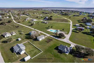 654 Calumet Drive, Palacios, TX 77465 - Photo 10