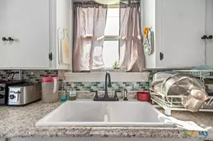 654 Calumet Dr, Palacios, TX 77465 - Photo 18