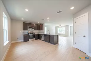 324 Mar Hill St, Seguin, TX 78155 - Photo 8