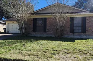 202 Georgia Ln, Victoria, TX 77901 - Photo 1