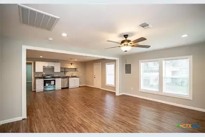 2003 Woodlawn Street #front, Victoria, TX 77901 - Photo 4