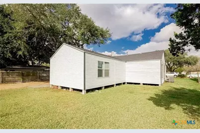 2003 Woodlawn Street #front, Victoria, TX 77901 - Photo 24