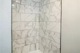 2003 Woodlawn St, Victoria, TX 77901 - Photo 12