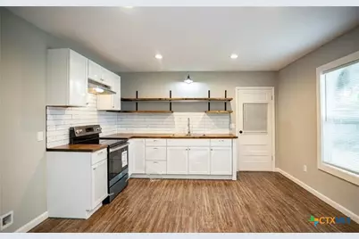 2003 Woodlawn Street #rear, Victoria, TX 77901 - Photo 8