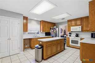 408 Cherrystone Cir, Victoria, TX 77904 - Photo 14